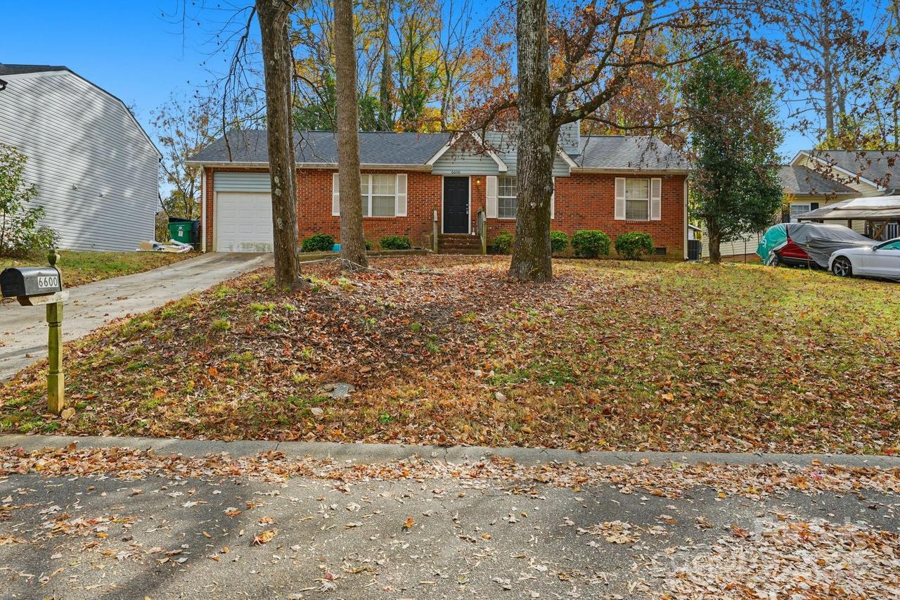 6600 Cool Water Ct., Charlotte, NC 28215