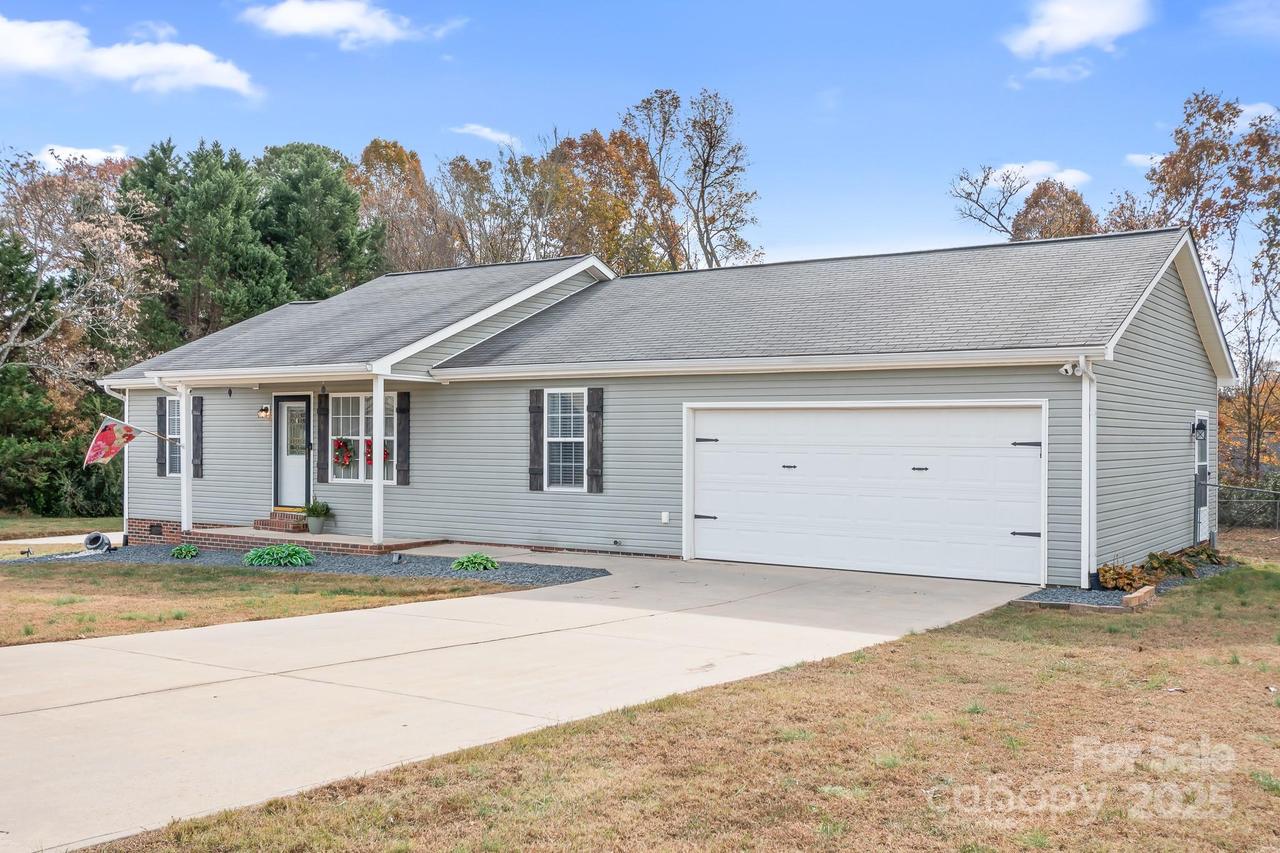 124 Caribou Dr., Statesville, NC 28625