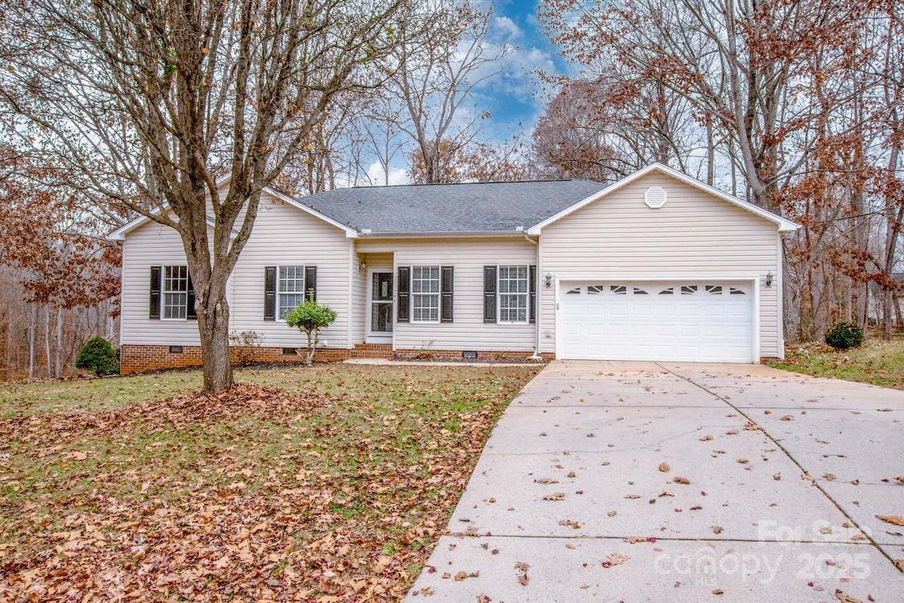 146 Valley Glen Dr., Troutman, NC 28166