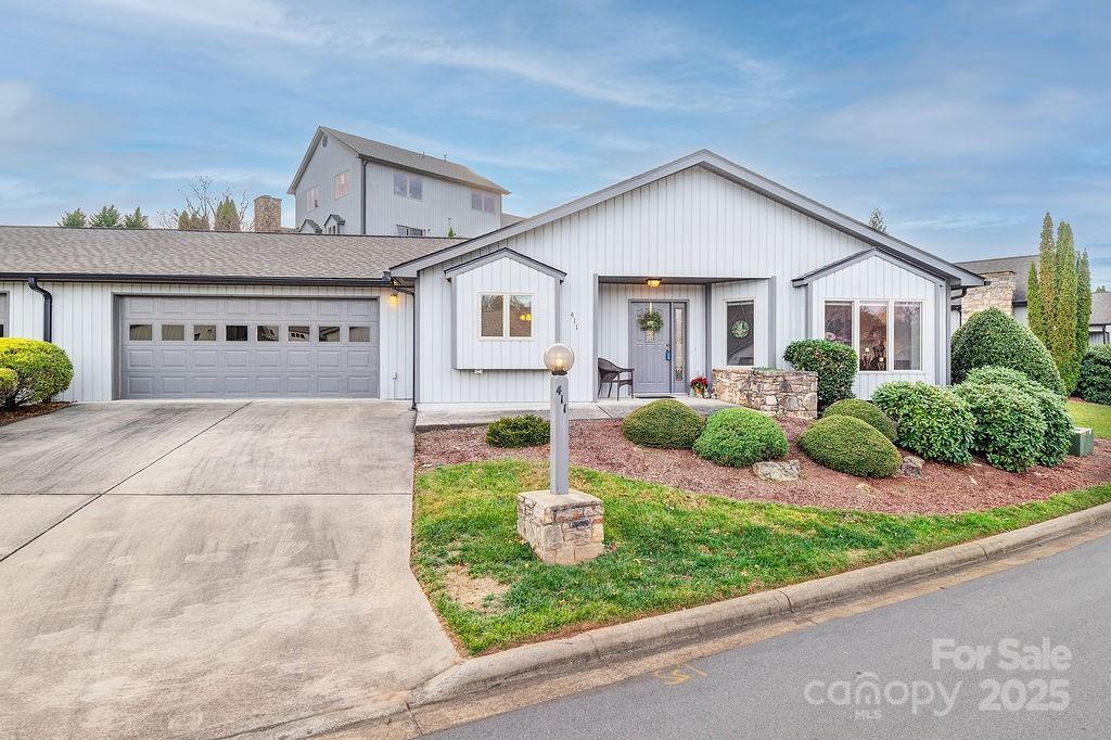 411 Kyfields St., Weaverville, NC 28787