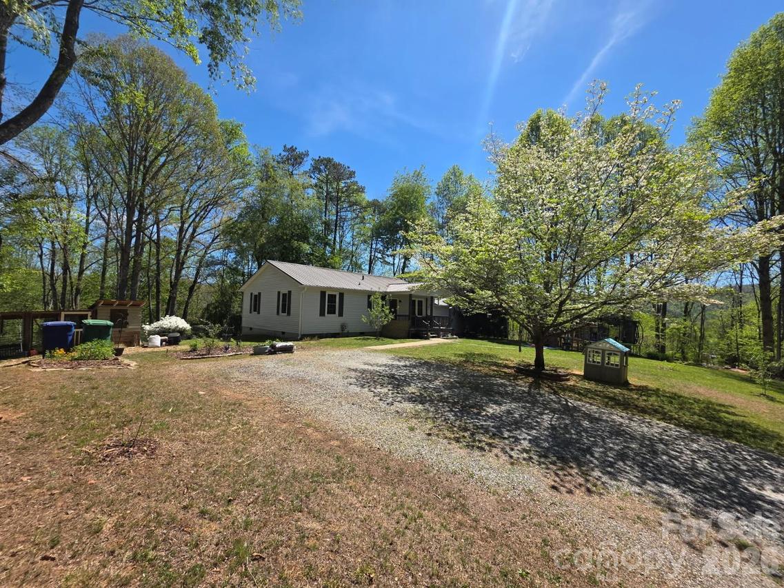 6 Gun Flint Tr., Fletcher, NC 28732