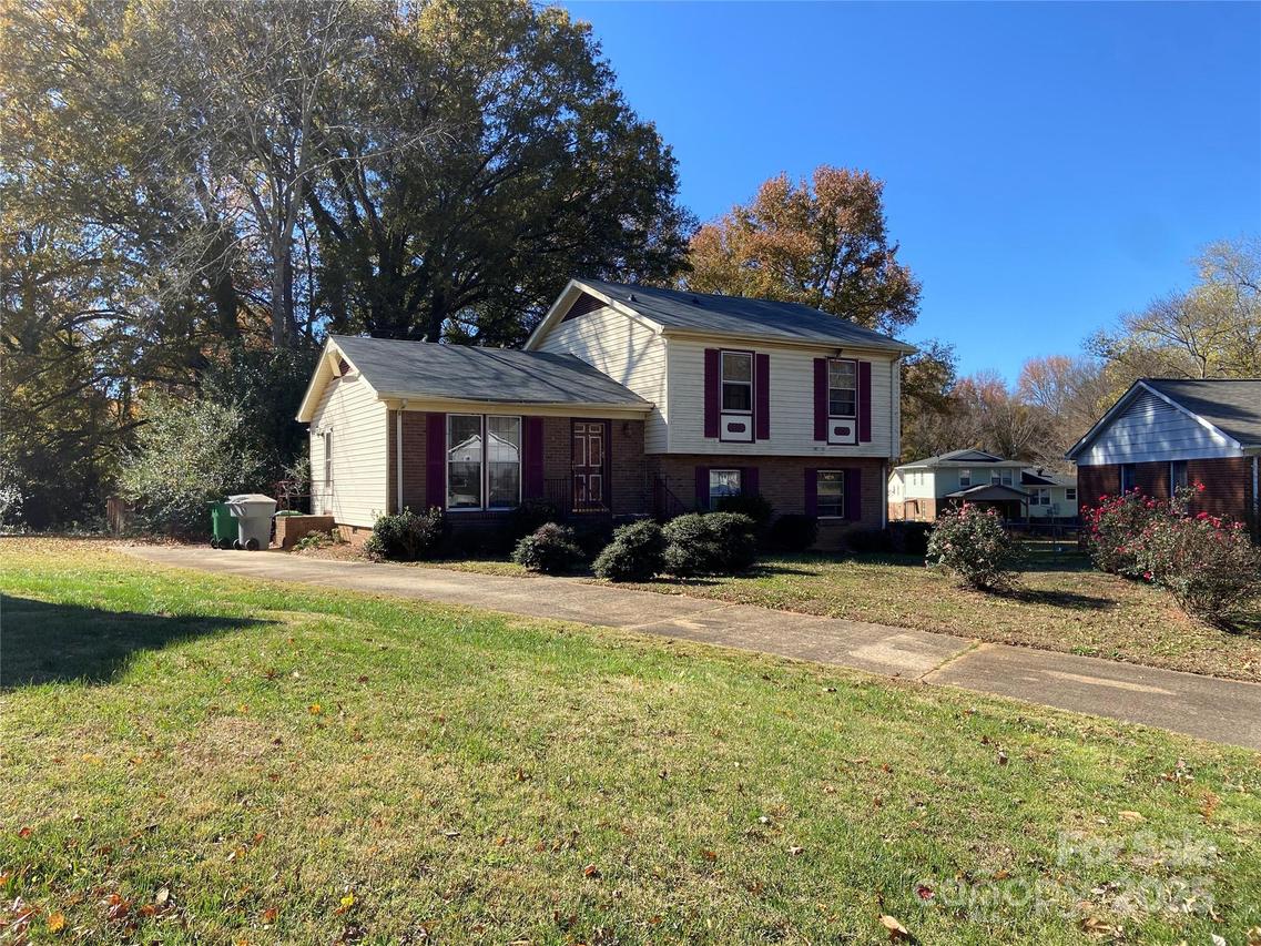 305 Red Roan Pl., Charlotte, NC 28215