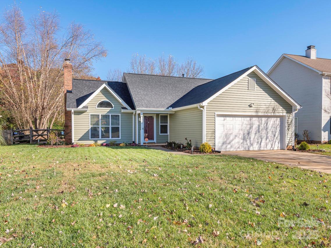 3930 Huntmeadow Dr., Charlotte, NC 28269