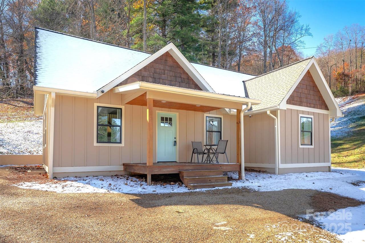 15 Eaglebear Dr., Asheville, NC 28806