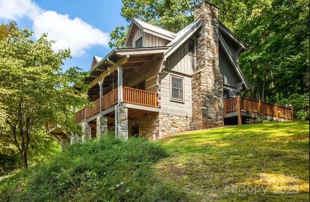 113 Mountain Cove Rd., Waynesville, NC 28786