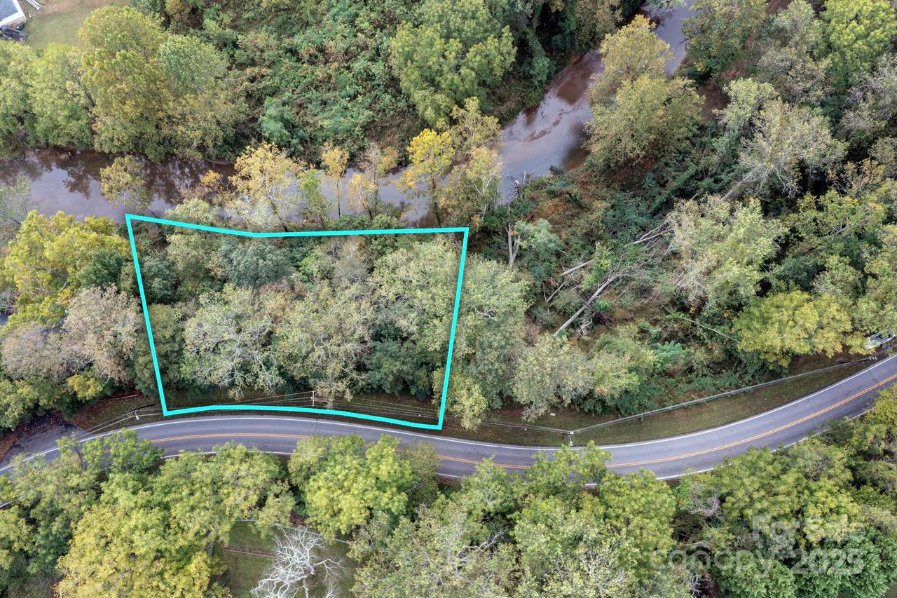 632 Sand Hill Rd., Asheville, NC 28806