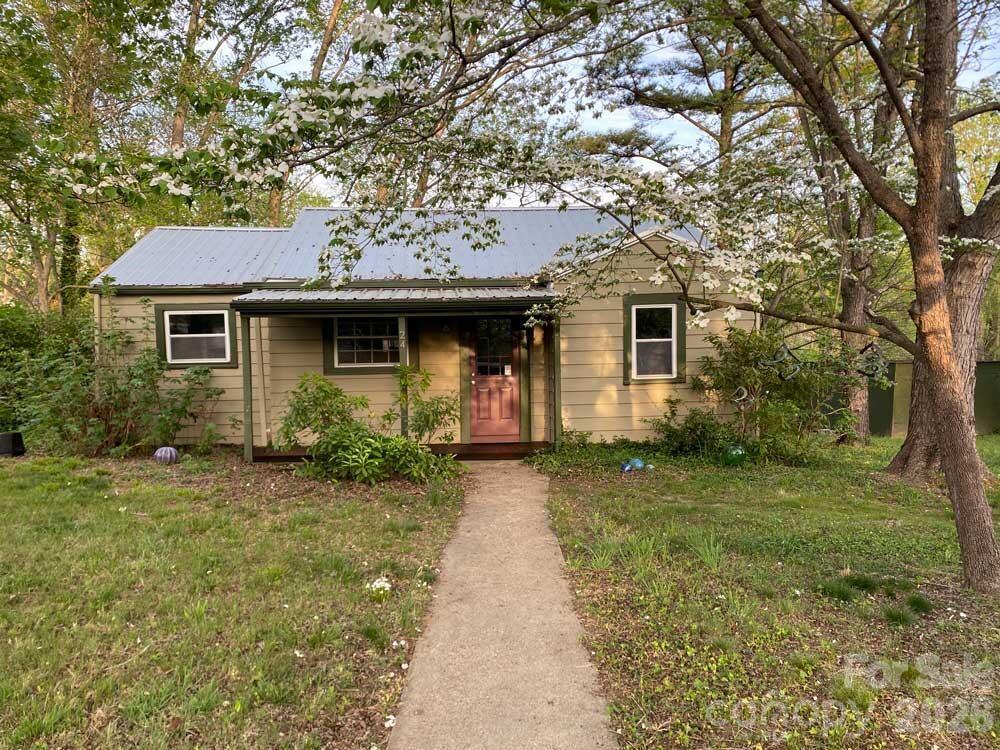 24 Ridge Ave., Asheville, NC 28803