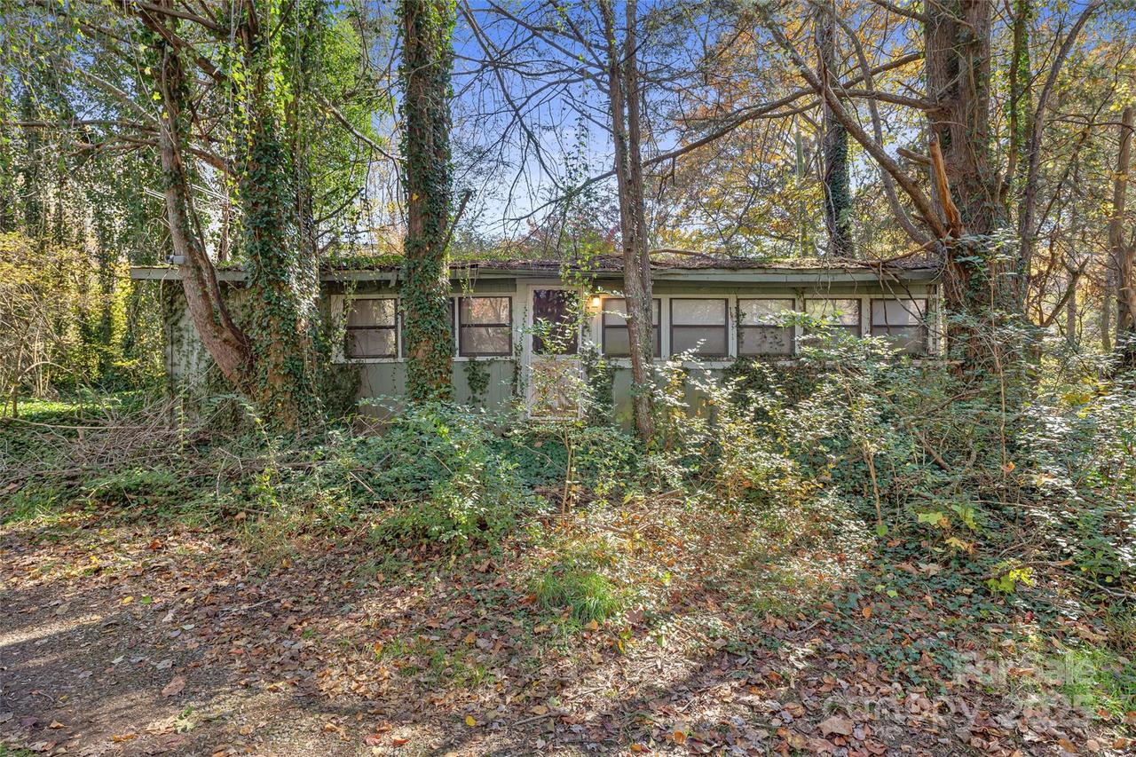 21 Maggie Okelly Rd., Candler, NC 28715