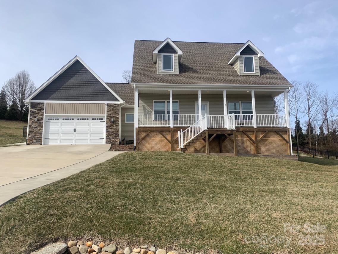 119 Tryon View Dr., Flat Rock, NC 28731