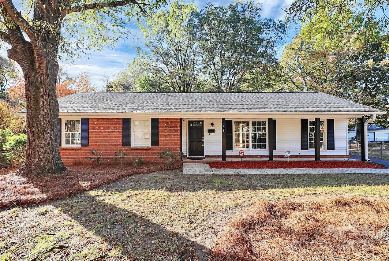7118 April Ridge Ln., Charlotte, NC 28215
