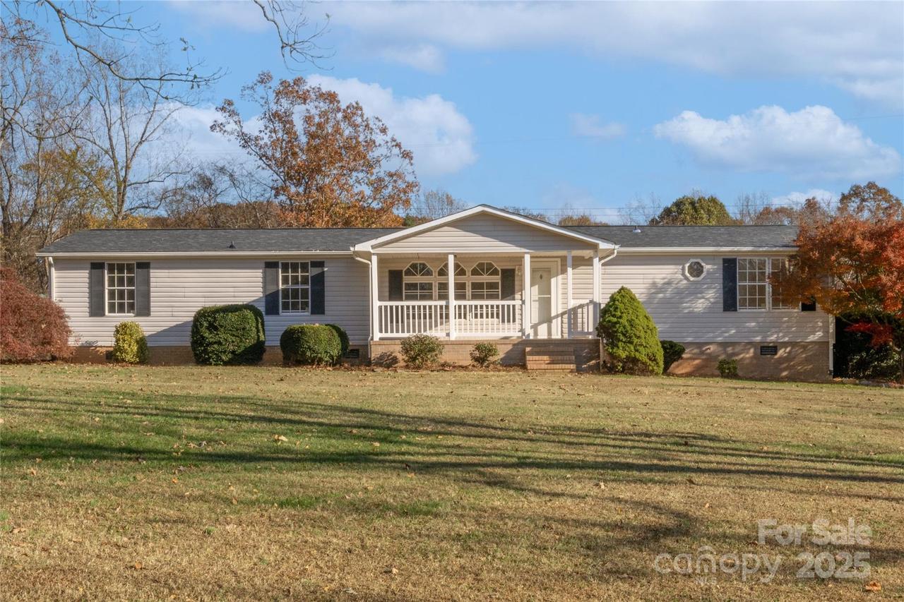 141 Sunburst Ln., Mocksville, NC 27028