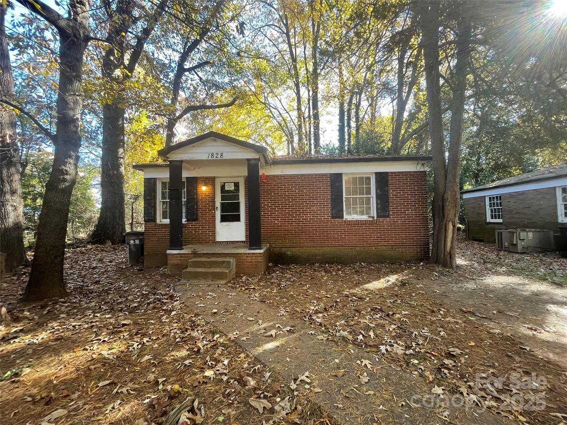 1828 Maribel Ave., Charlotte, NC 28216