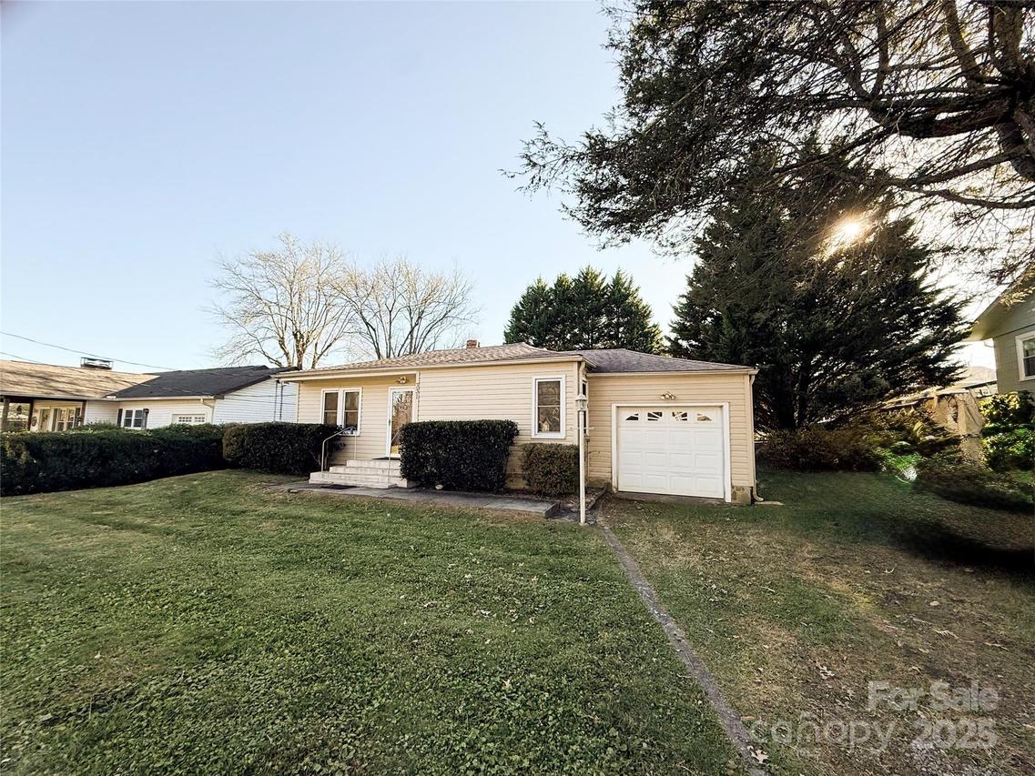 331 Probart St., Brevard, NC 28712