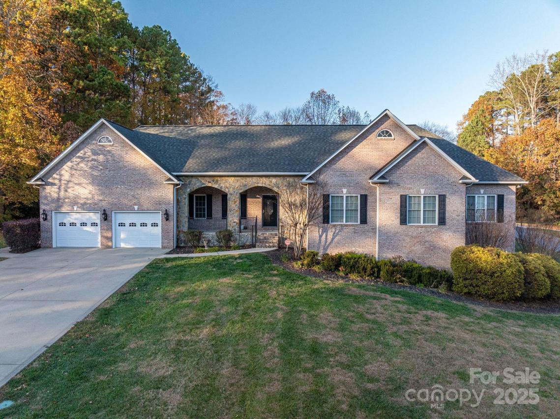 7522 Turnberry Ln., Stanley, NC 28164