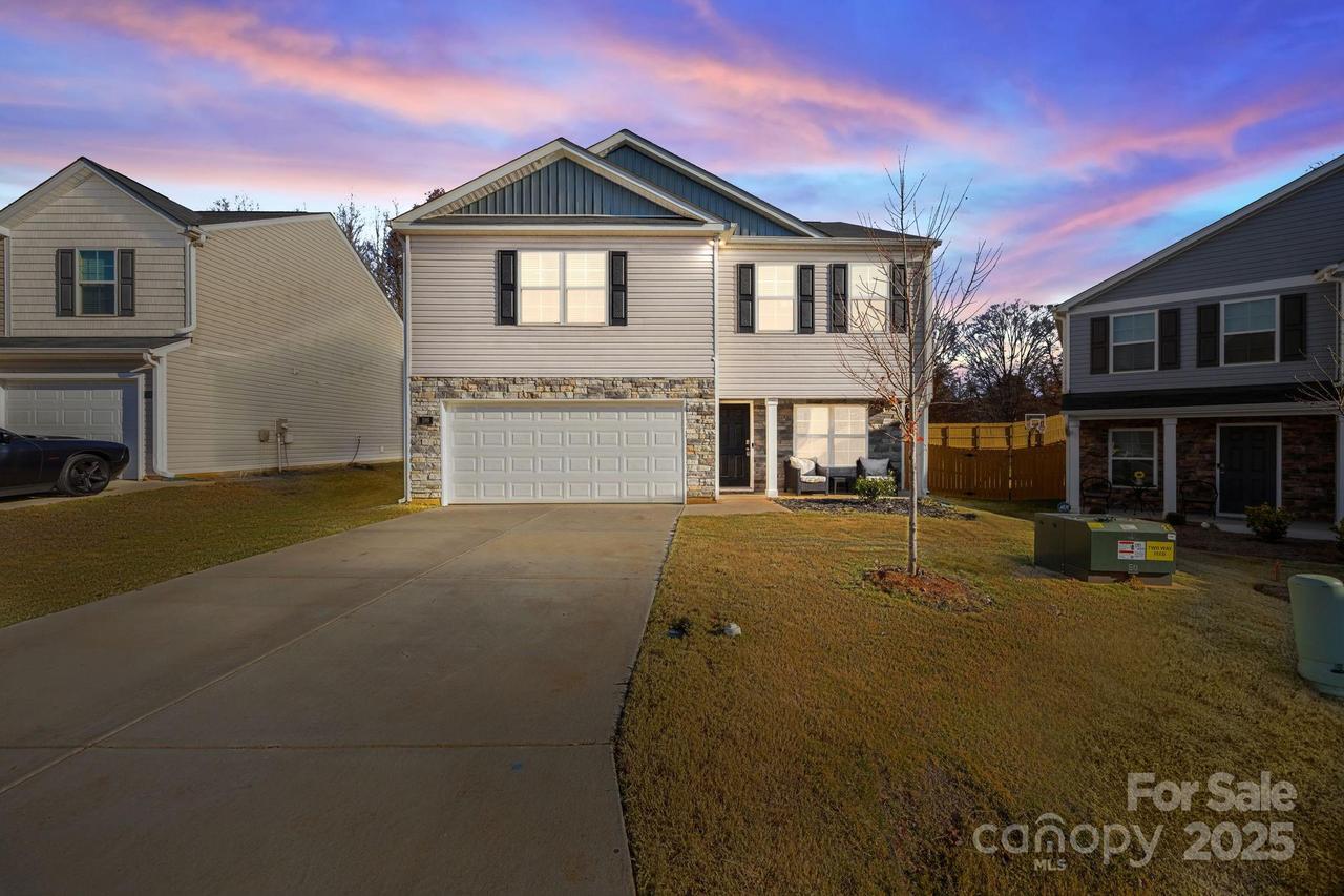 196 Carriage Cove Cir., Mocksville, NC 27028