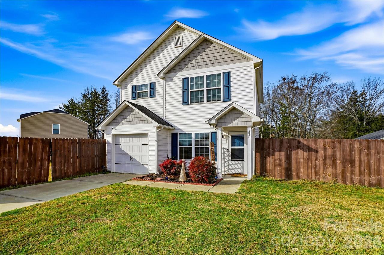 228 Hollybrook Ct., Salisbury, NC 28147