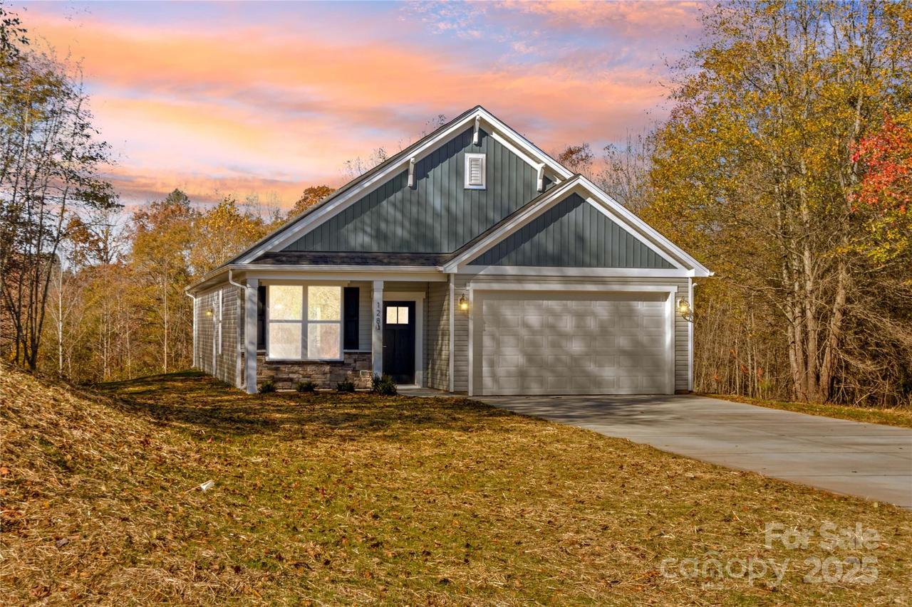 128 Slate Dr., Statesville, NC 28625