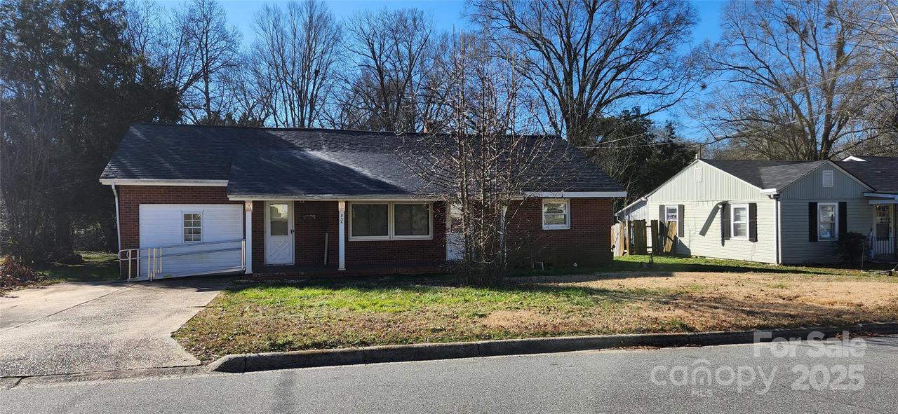 835 Maple Ave., Salisbury, NC 28144