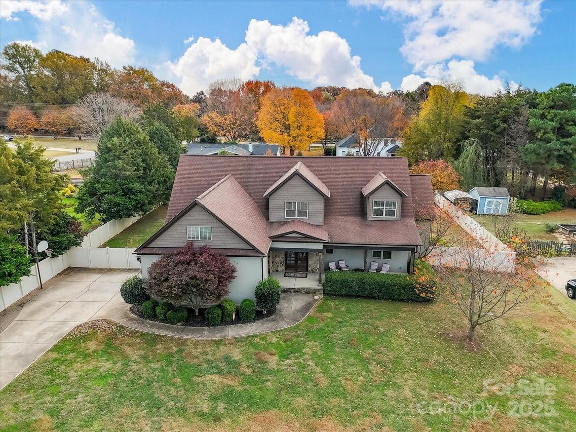 111 Aqua Dr., Mooresville, NC 28117