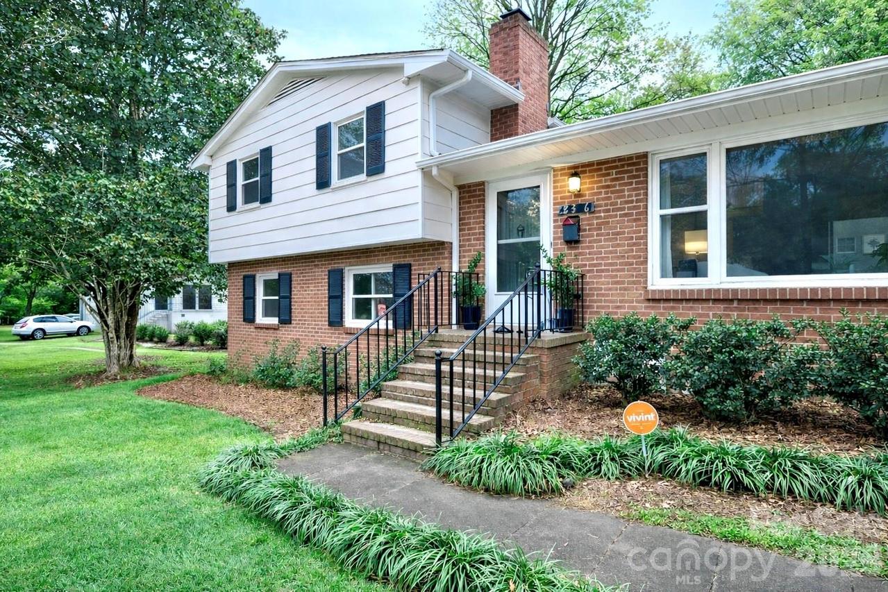 4236 Folkston Dr., Charlotte, NC 28205