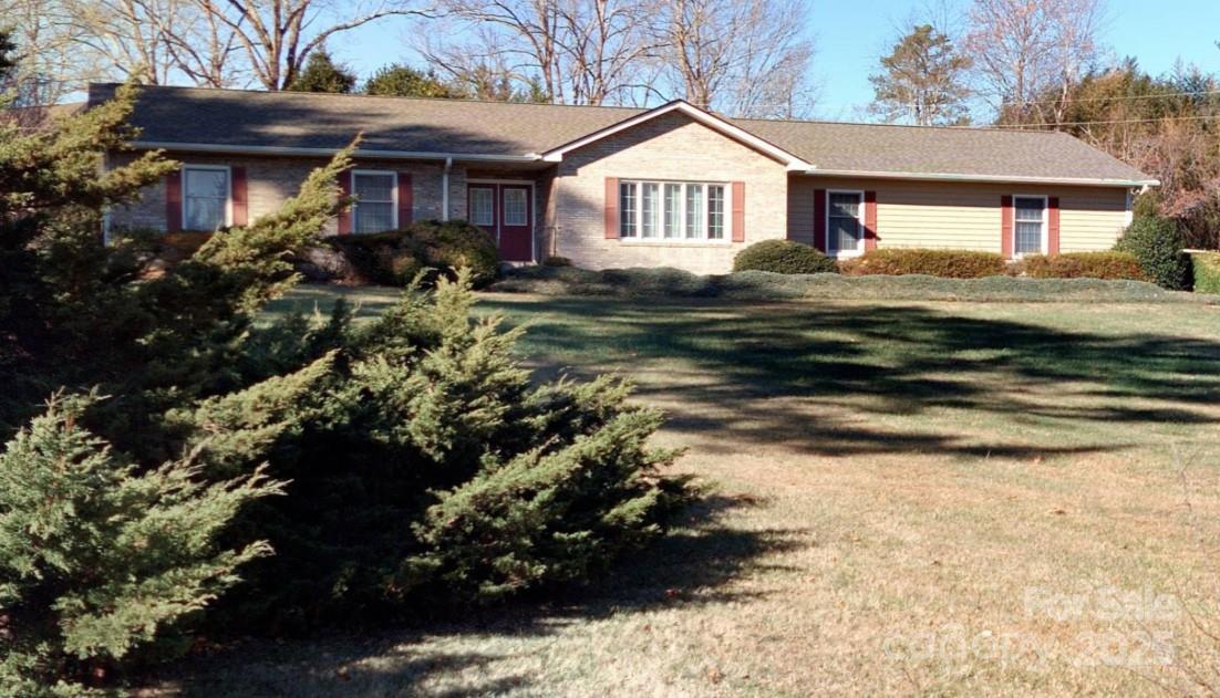 108 Pinedale Rd., Asheville, NC 28805