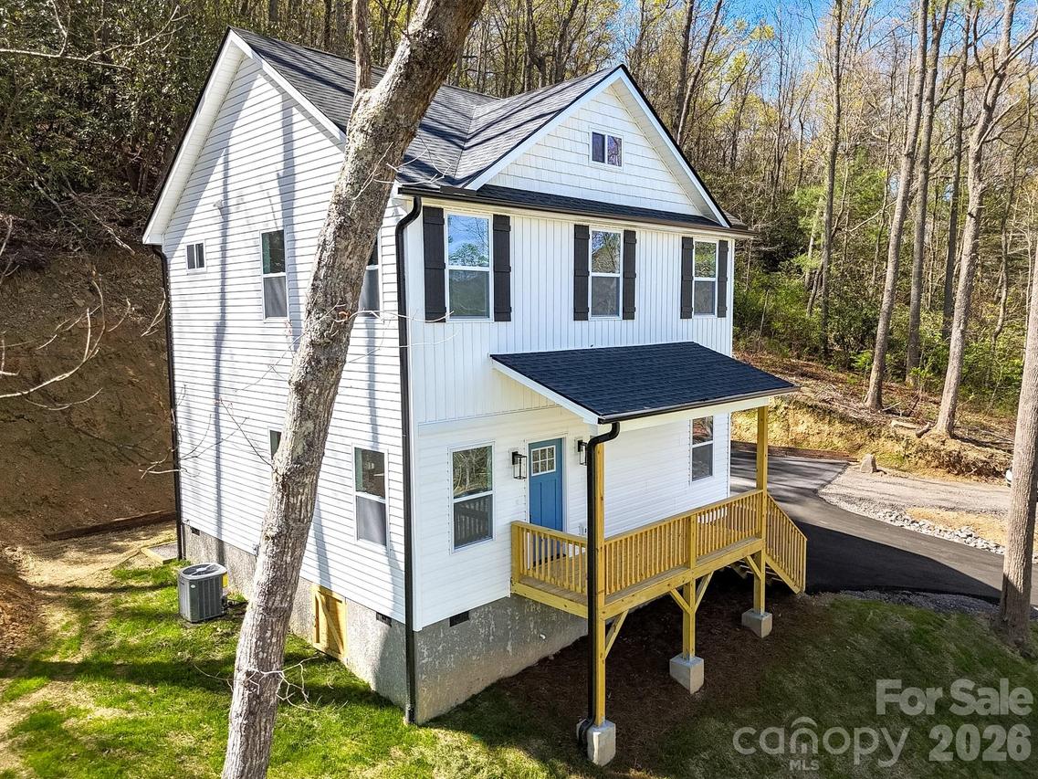 337 Garren Creek Rd., Fairview, NC 28730