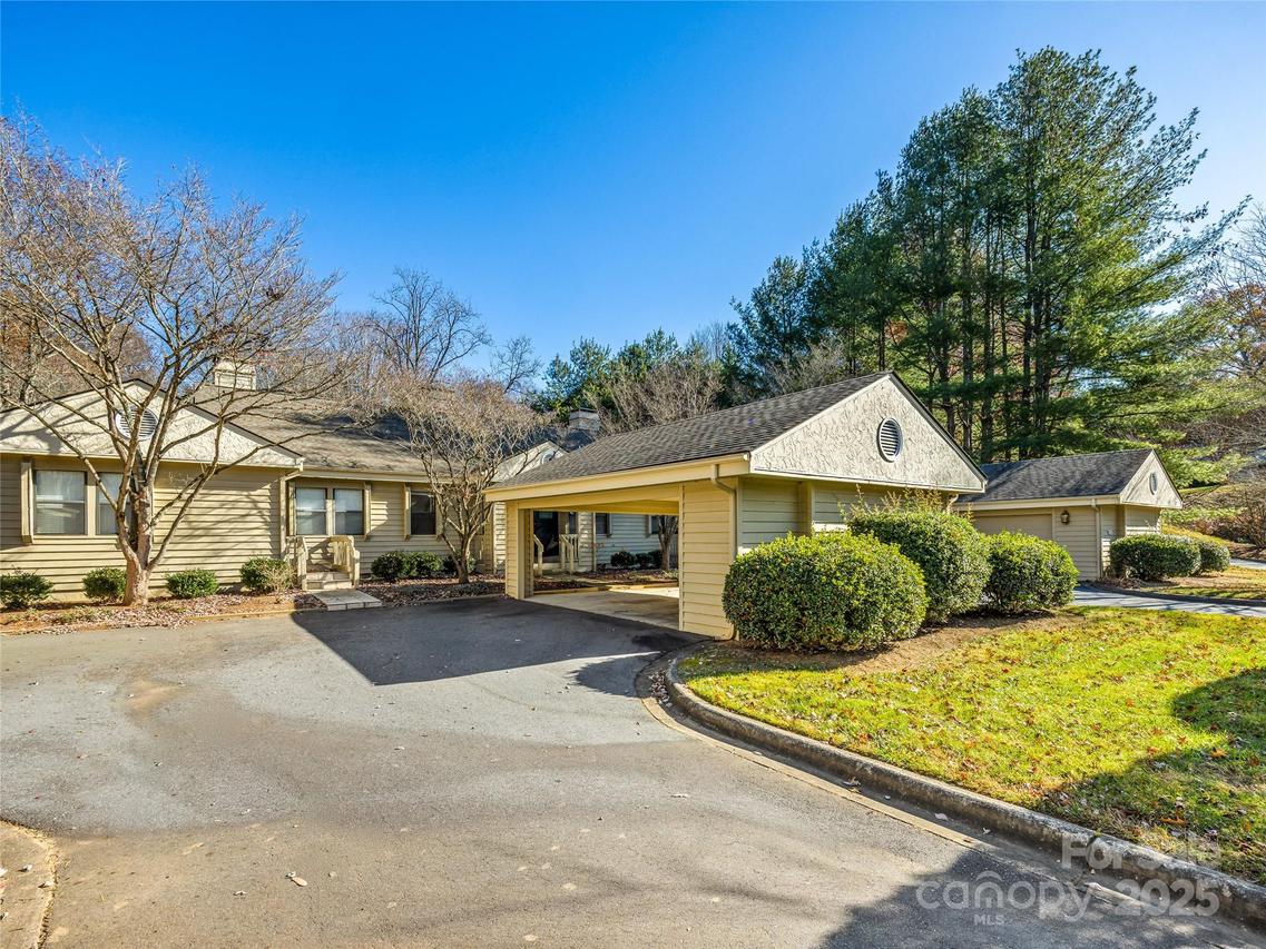 3602 Angelus Cir., Asheville, NC 28805