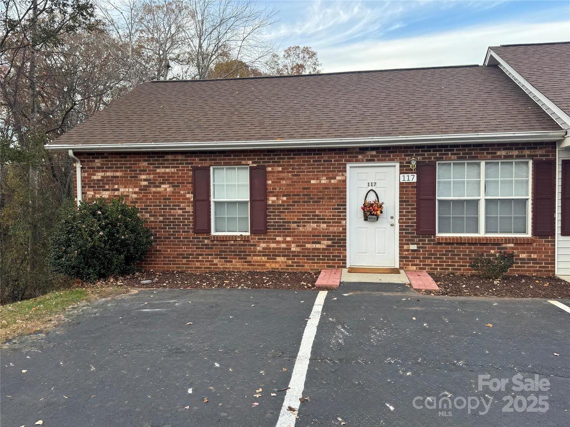 117 24th St., Hickory, NC 28601