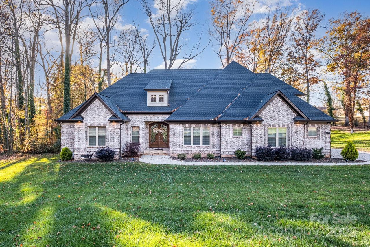 139 Trillium Dr., Statesville, NC 28625