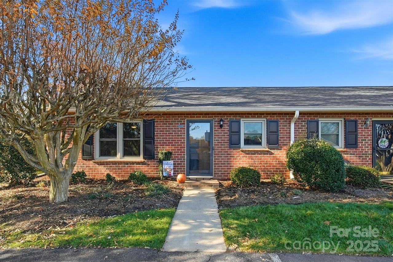 885 21st Ave., Hickory, NC 28601