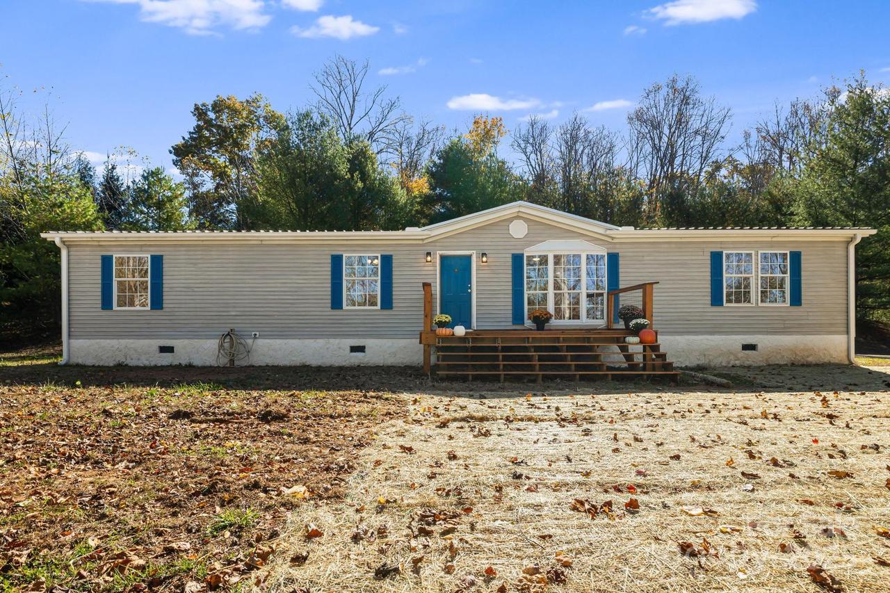 398 Dogwood Dr., Bakersville, NC 28705