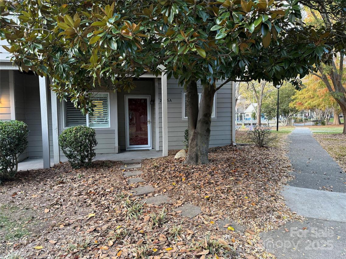 2525 A Stockbridge Dr., Charlotte, NC 28210