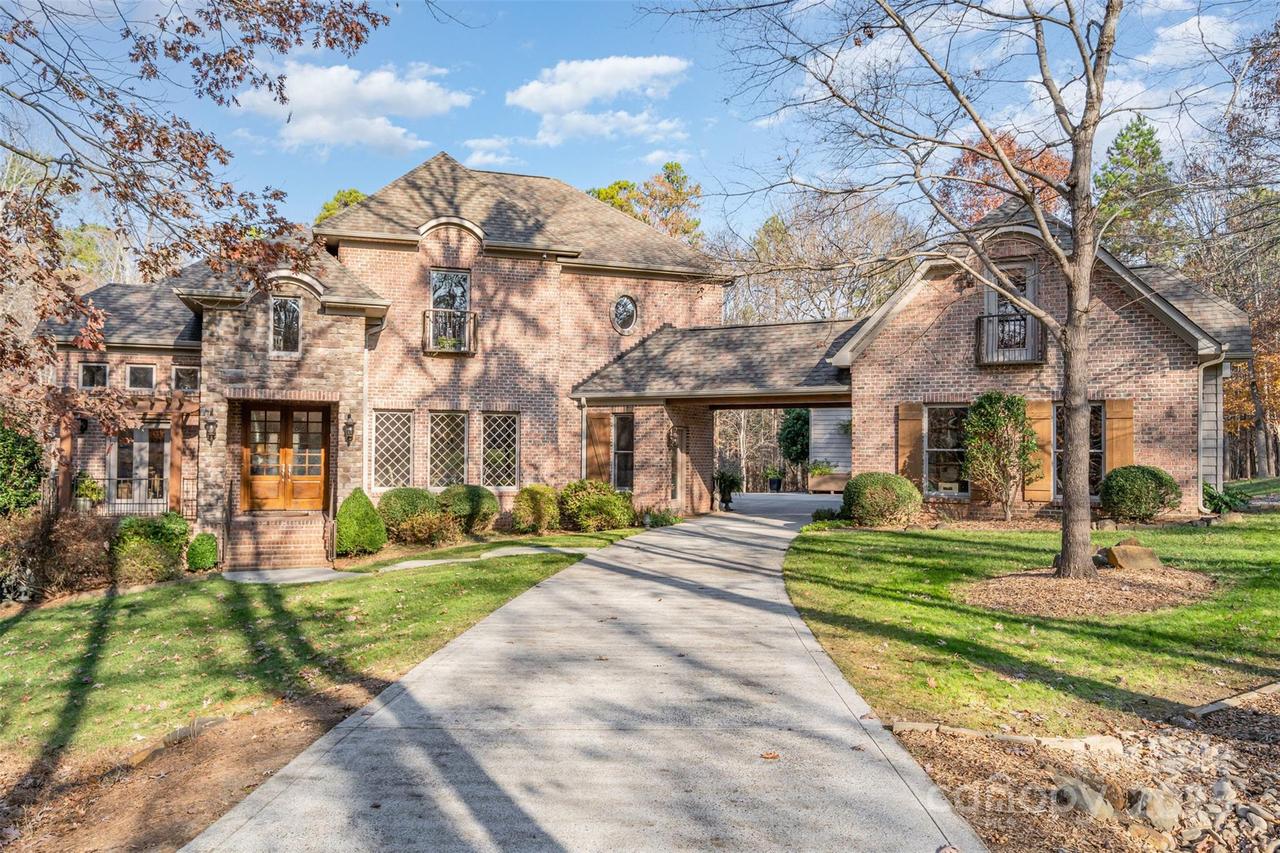 2504 White Thorne Ln., Waxhaw, NC 28173