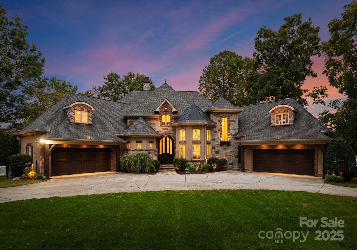 115 Emerald Point Ln., Mooresville, NC 28117