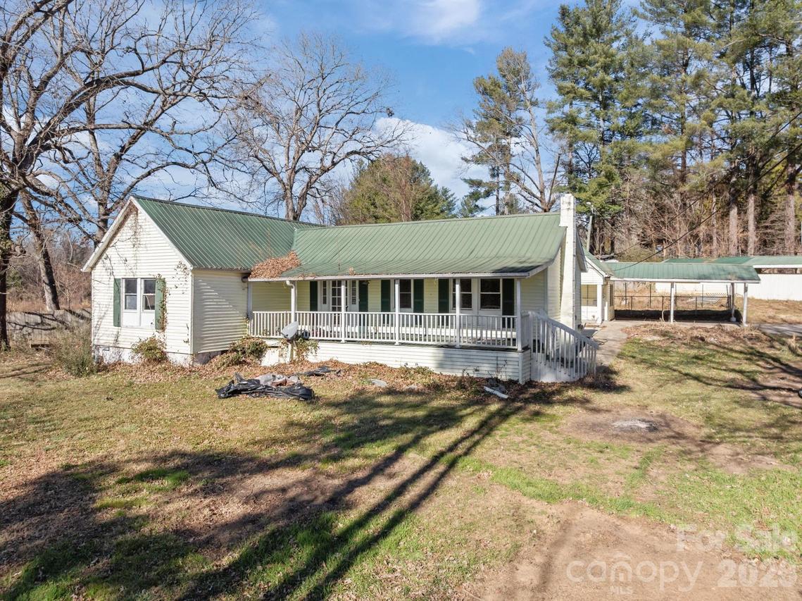 99 Wakefield Dr., Hendersonville, NC 28792