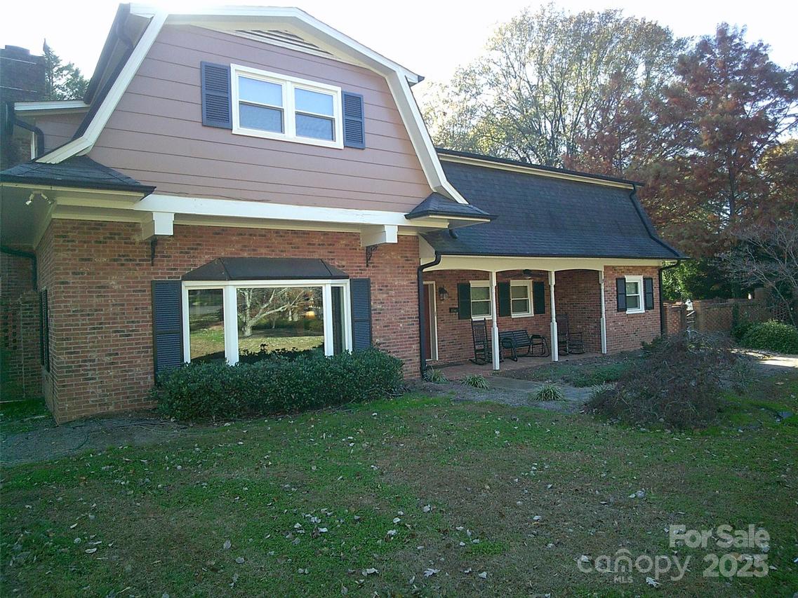 1339 Carmen Ln., Gastonia, NC 28054
