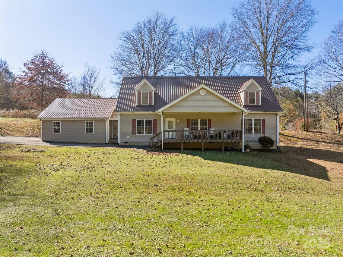 70 Pierce Elders Rd., Whittier, NC 28789