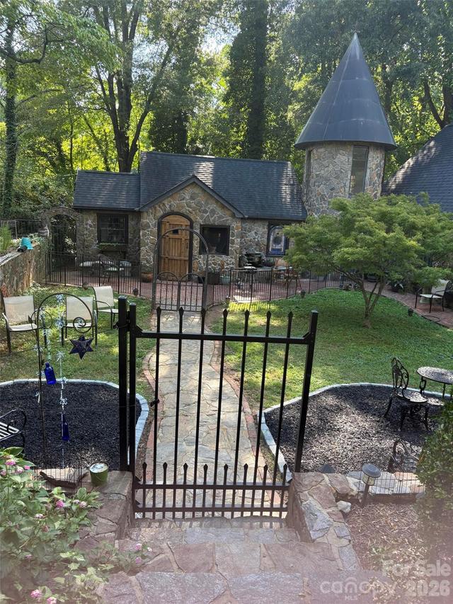 341 N Oak St., Statesville, NC 28677