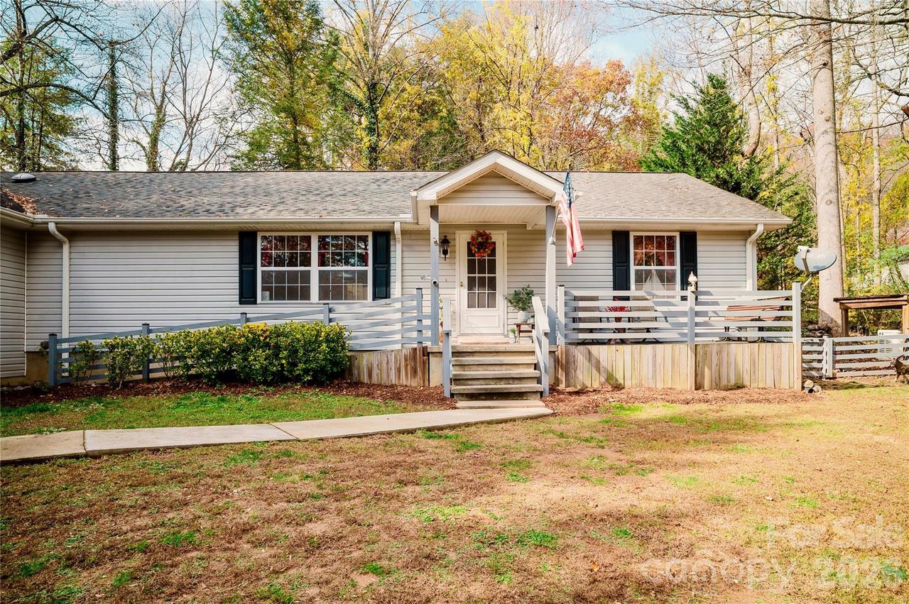 107 Sugar Mill Woods Dr., Zirconia, NC 28790