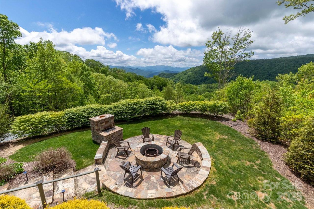 27 Indianola Ln., Bryson City, NC 28713