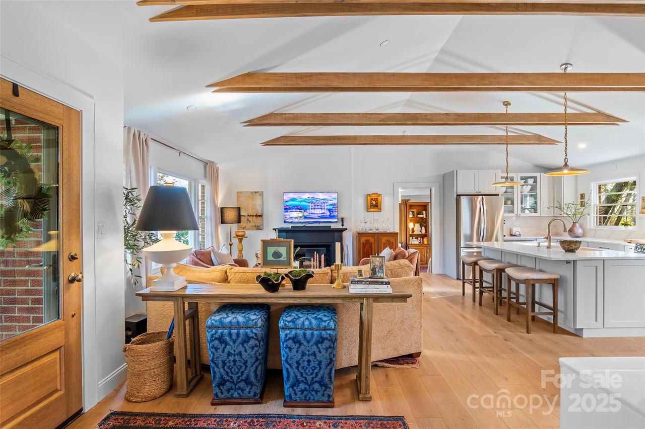 112 Pearson Dr., Asheville, NC 28801