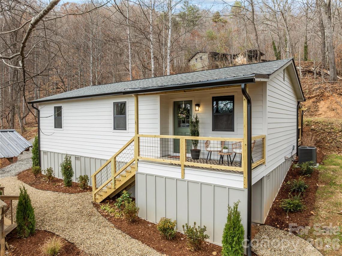 242 Moody Cove Rd., Weaverville, NC 28787