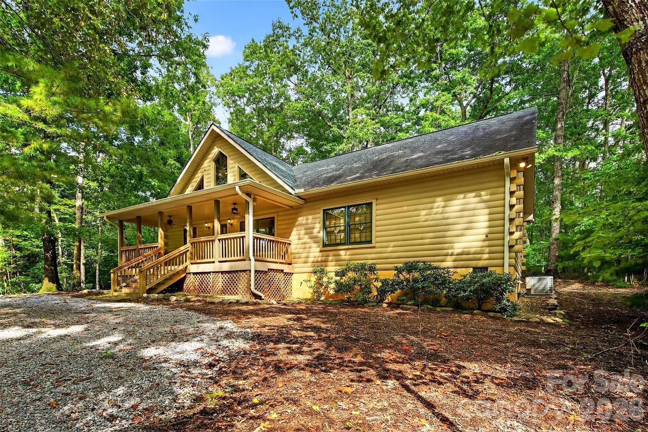 240 Ravenswood Dr., Marion, NC 28752