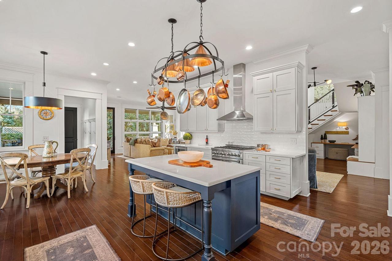 206 Meadowbrook Rd., Charlotte, NC 28211