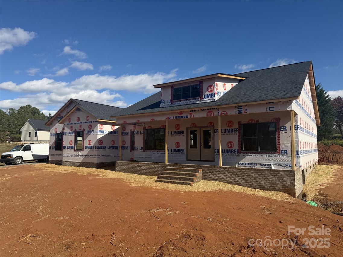 1265 Misty Ln., Hickory, NC 28601