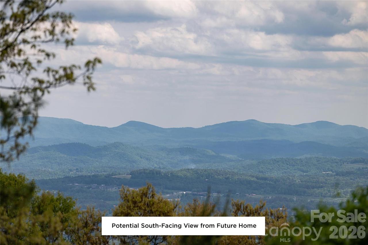 416 Summerset Dr. #83, Hendersonville, NC 28792