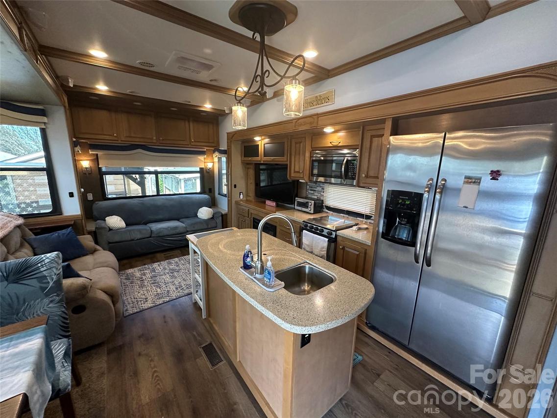 108 Grand View Dr., New London, NC 28127