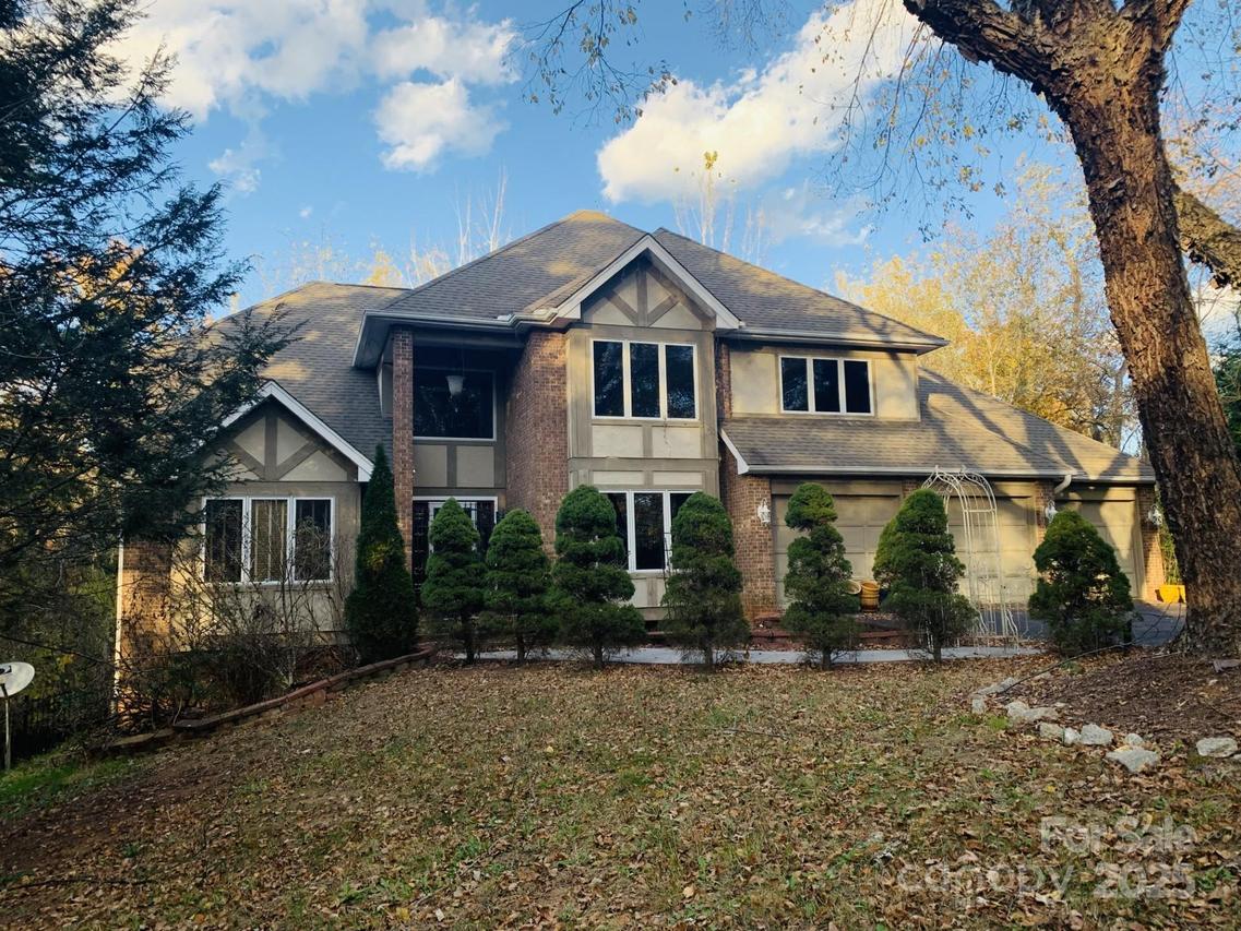 2 Sun Up Ln. #A, Candler, NC 28715