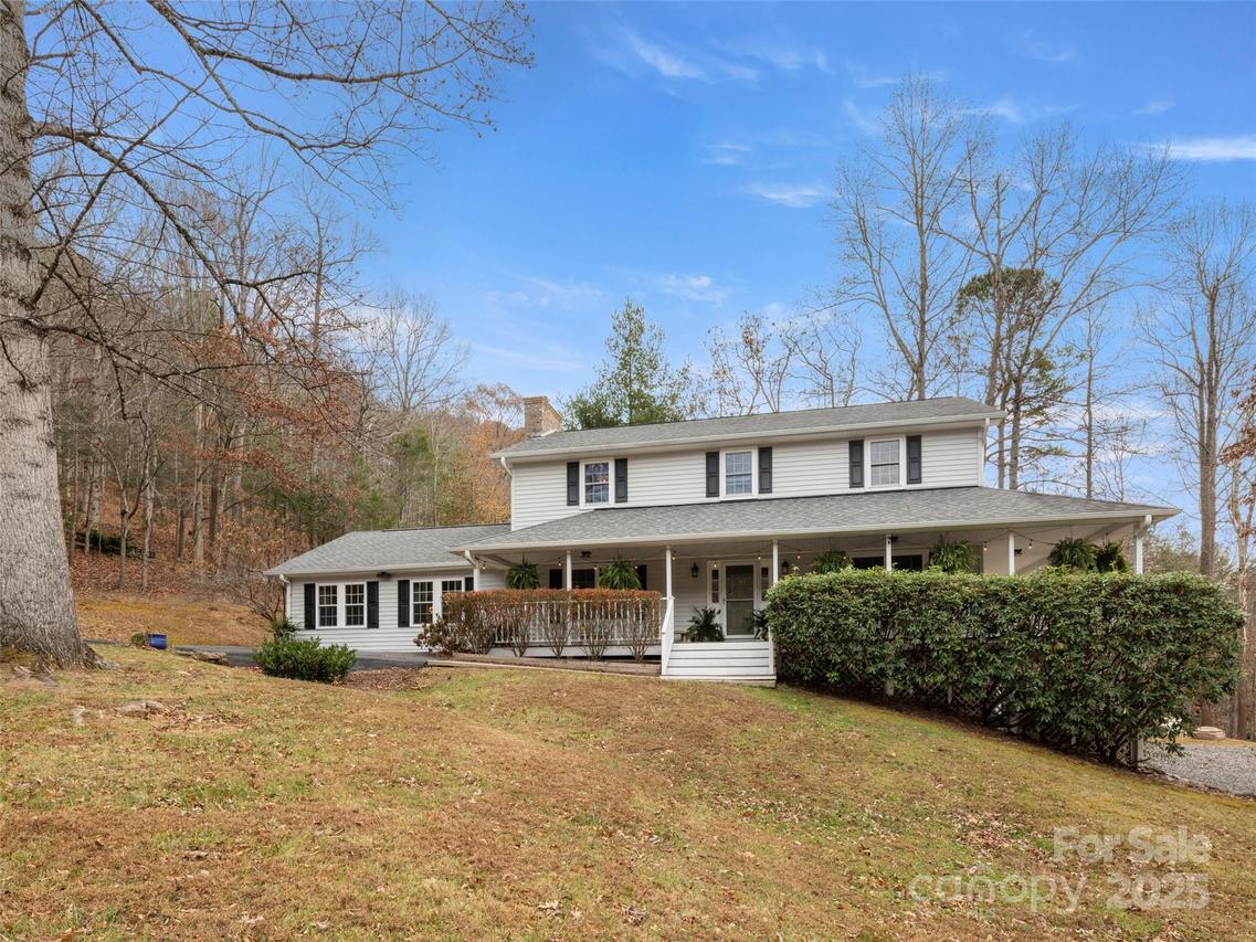 33 Ivy Cove Rd., Fairview, NC 28730