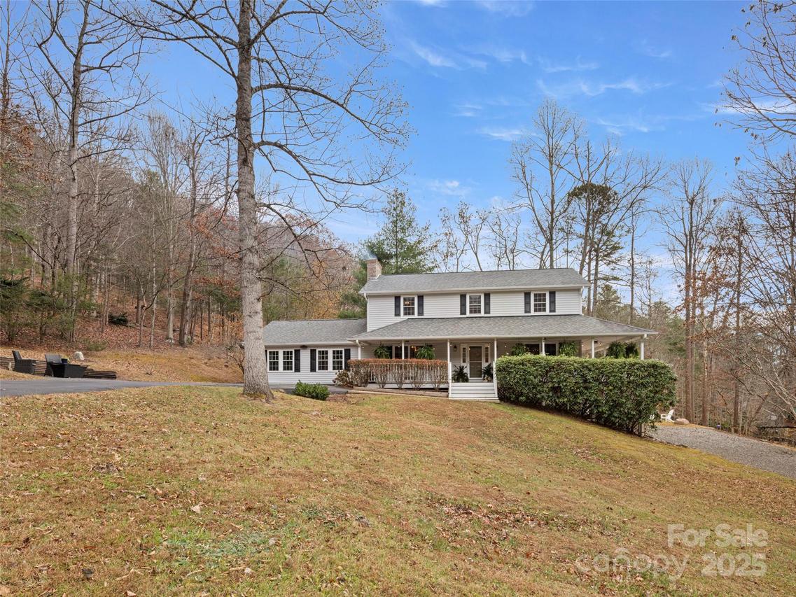 33 Ivy Cove Rd., Fairview, NC 28730